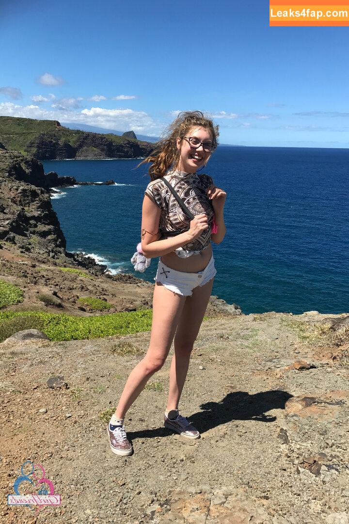 Elena Koshka / elenakoshkaxoxo / therealelenakoshka leaked photo photo #0285