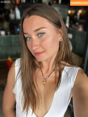 Elina photo #0001