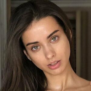 Elizabeth Kovalenko фото #0005