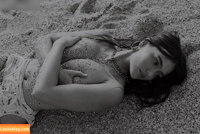 Ella Cervetto / ellacervetto слитое фото фото #0345