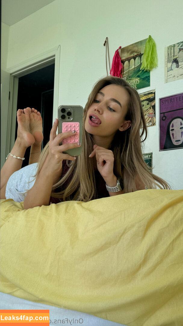 emanovak / missemabb leaked photo photo #0025