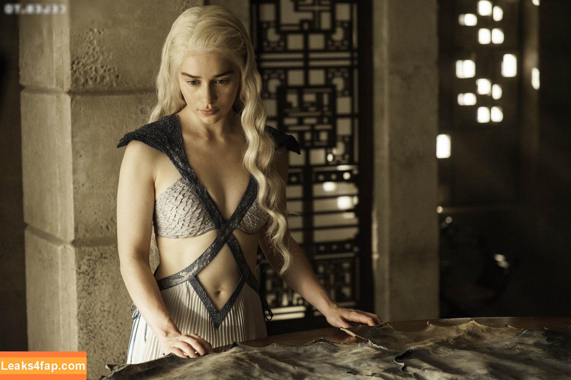 Emilia Clarke / clarkeyxo / emilia_clarke слитое фото фото #0134