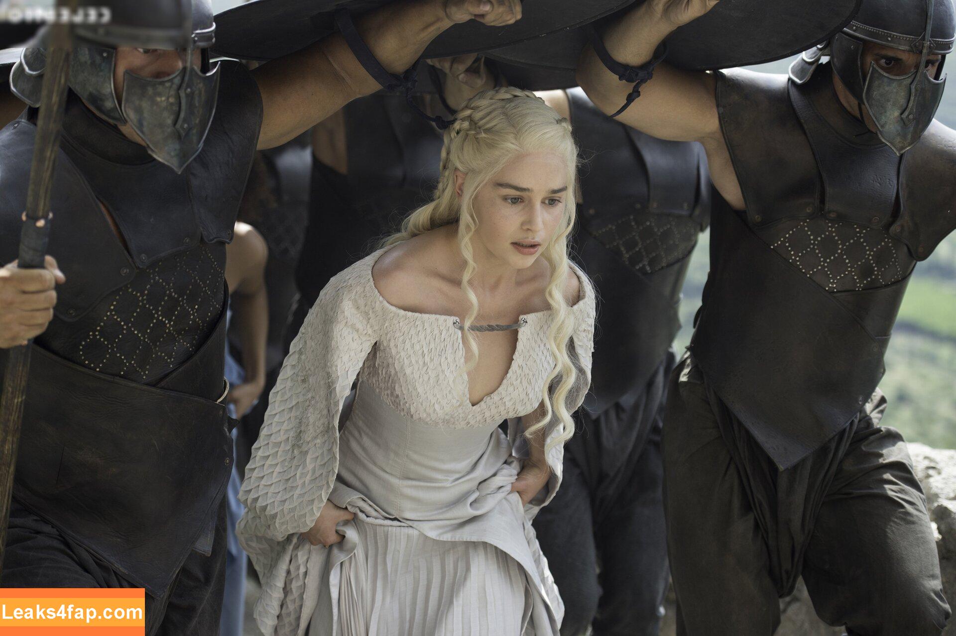 Emilia Clarke / clarkeyxo / emilia_clarke leaked photo photo #0138