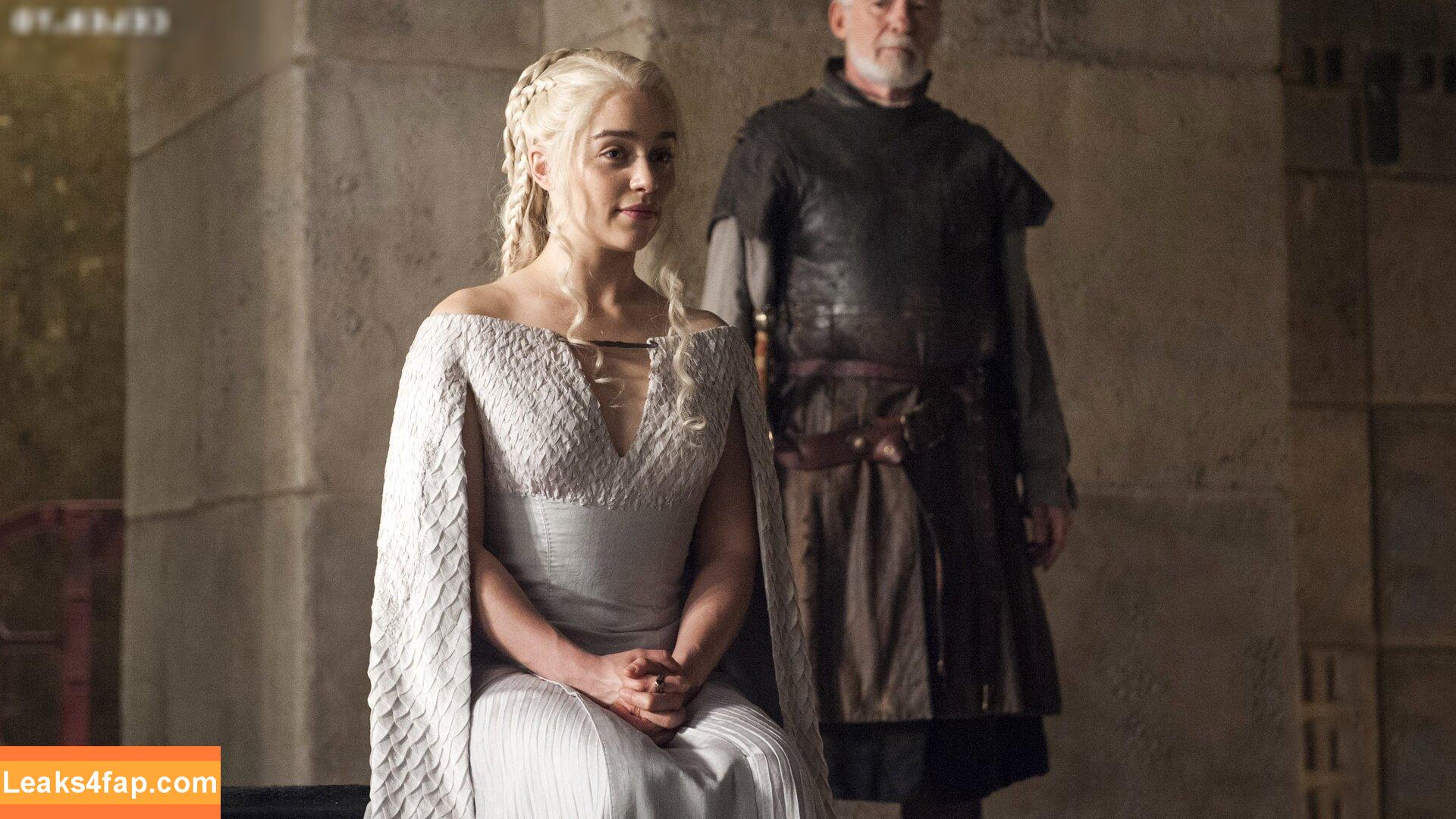 Emilia Clarke / clarkeyxo / emilia_clarke leaked photo photo #0139