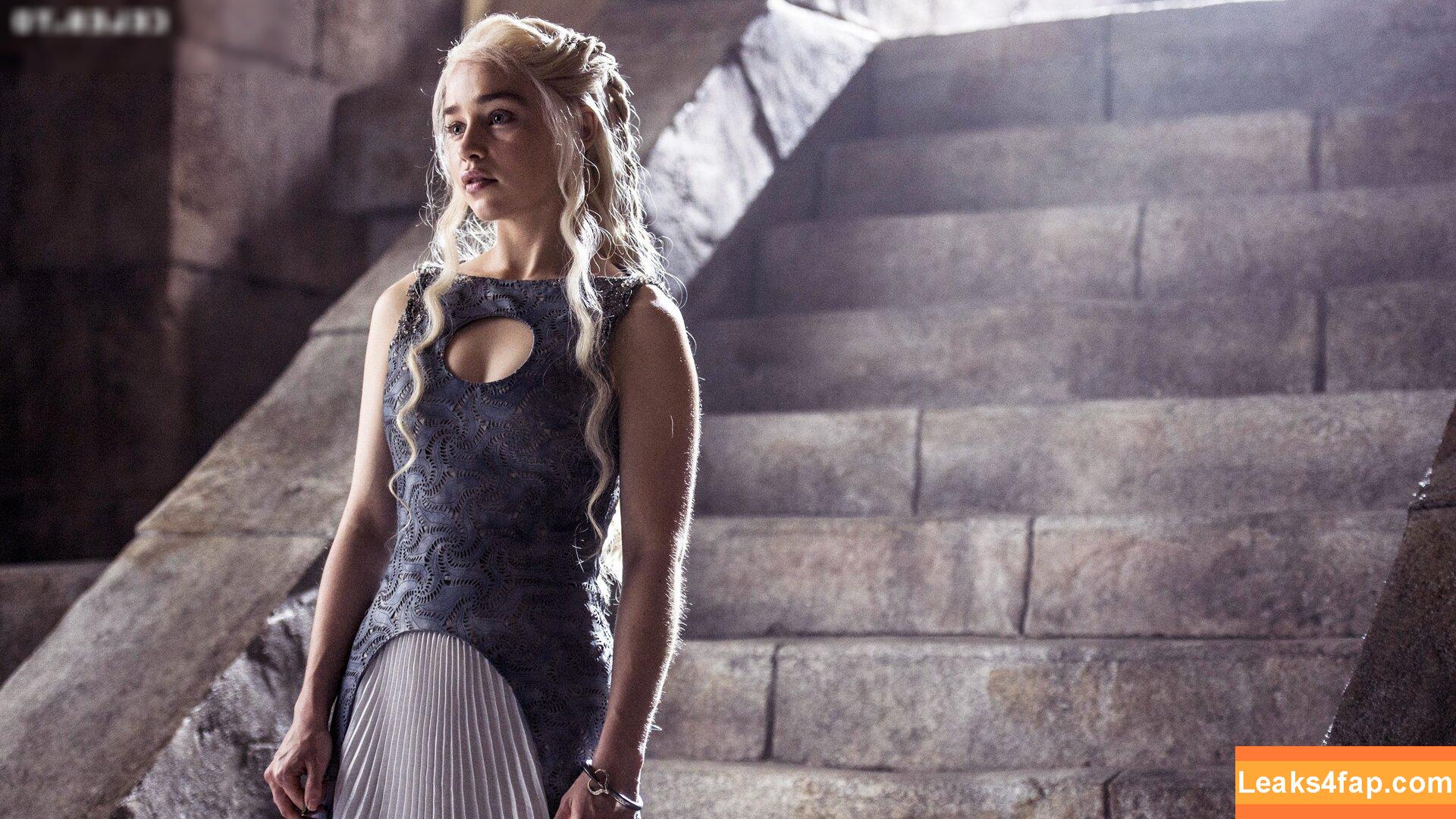 Emilia Clarke / clarkeyxo / emilia_clarke leaked photo photo #0154