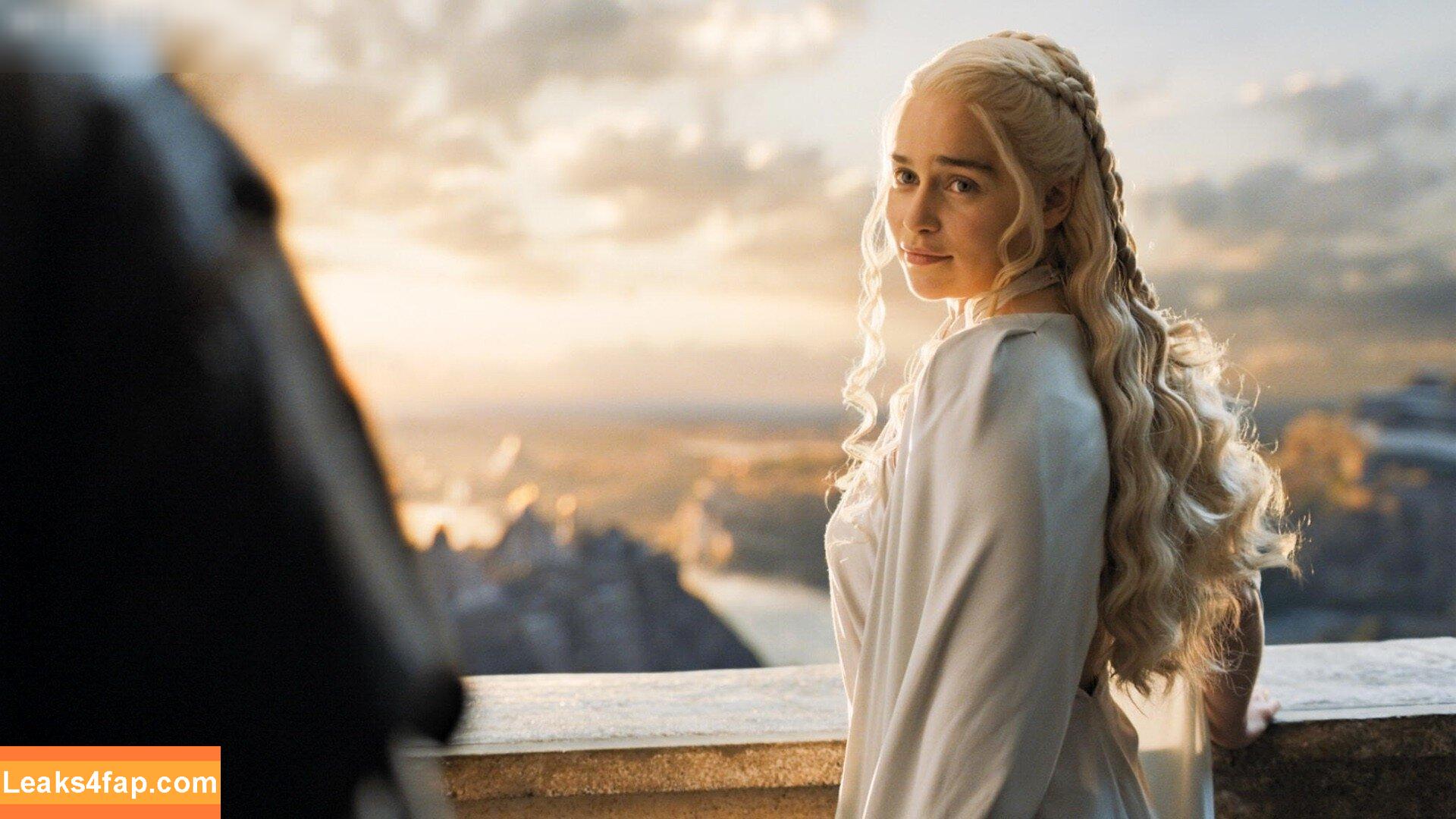 Emilia Clarke / clarkeyxo / emilia_clarke leaked photo photo #0155