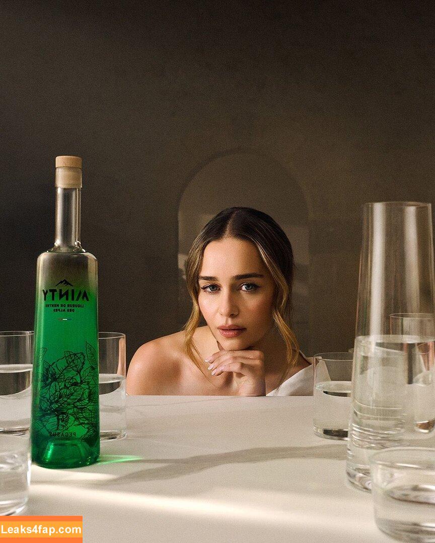 Emilia Clarke / clarkeyxo / emilia_clarke leaked photo photo #0196