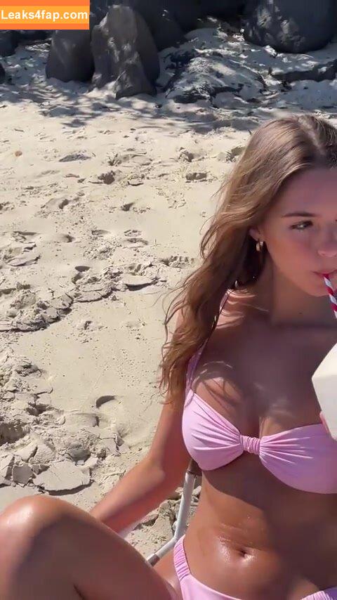 Emily Feld / emily.feld leaked photo photo #0100