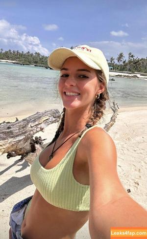Emily Feld photo #0047