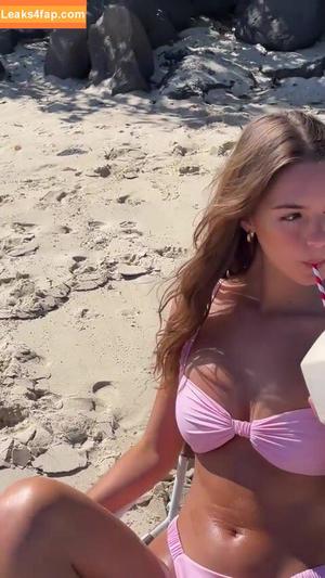 Emily Feld photo #0100