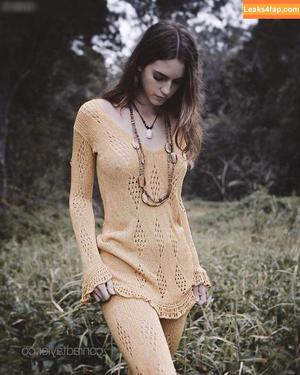 Emily Feld photo #0128