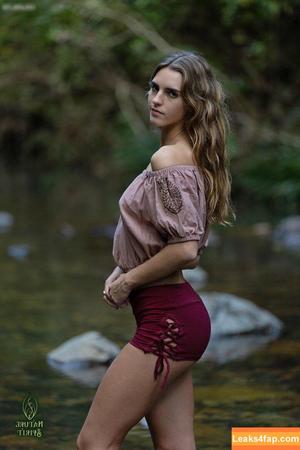 Emily Feld photo #0138