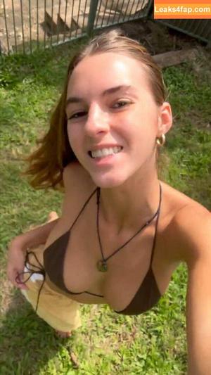 Emily Feld photo #0154