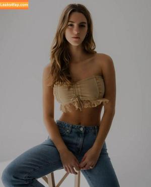 Emily Feld photo #0271