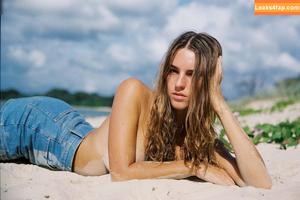 Emily Feld photo #0376