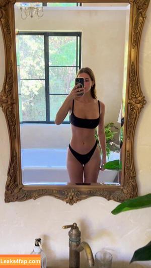 Emily Feld photo #0498