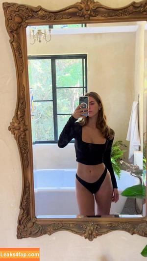 Emily Feld photo #0500