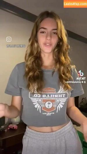 Emily Feld photo #0728