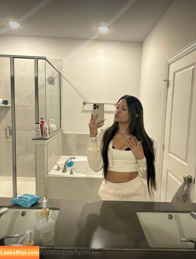Emily Lou / Emilyylouu / Emilyylouu1 / emilyylouu_ leaked photo photo #0010