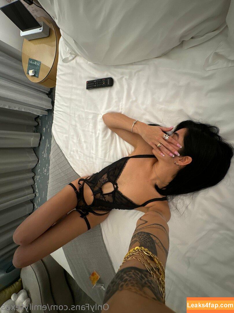 emilytexas /  leaked photo photo #0029