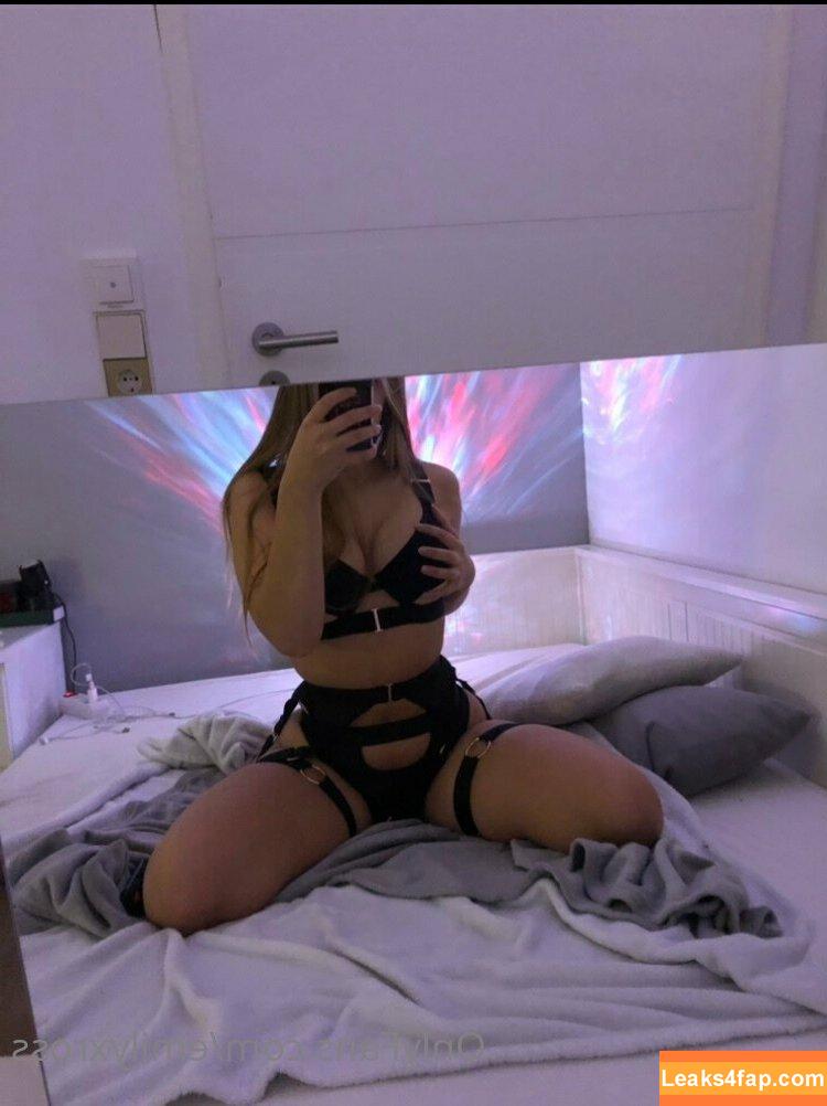 emilyxross /  leaked photo photo #0029