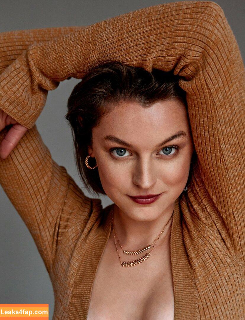 Emma Corrin / emmalouisecorrin leaked photo photo #0026