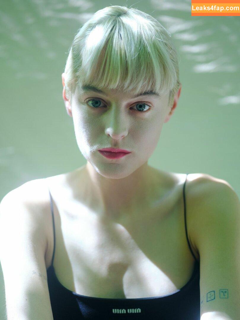 Emma Corrin / emmalouisecorrin leaked photo photo #0039