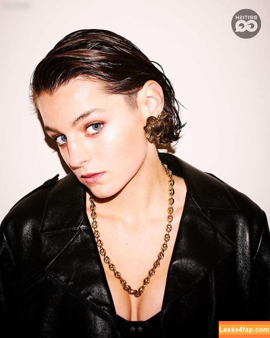 Emma Corrin / emmalouisecorrin leaked photo photo #0047