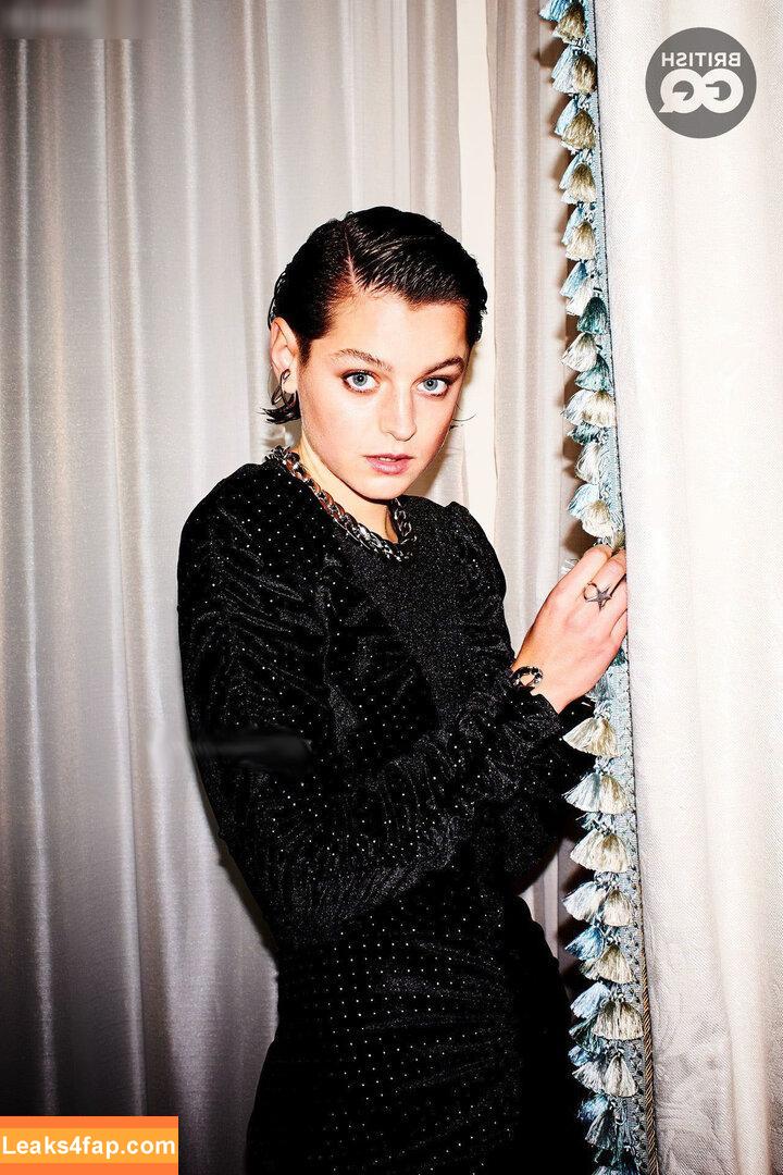 Emma Corrin / emmalouisecorrin leaked photo photo #0048