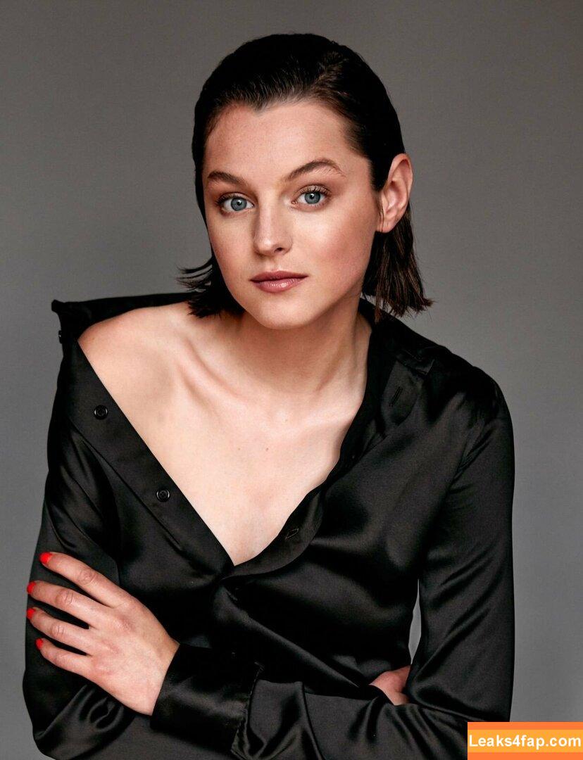 Emma Corrin / emmalouisecorrin leaked photo photo #0255