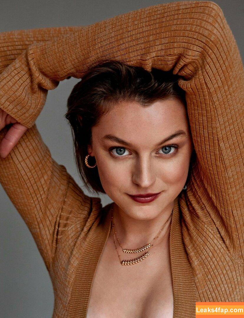 Emma Corrin / emmalouisecorrin leaked photo photo #0267