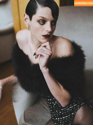 Emma Corrin photo #0142