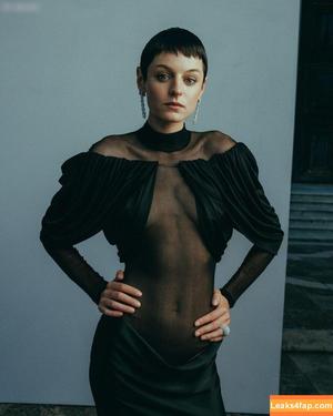 Emma Corrin photo #0159
