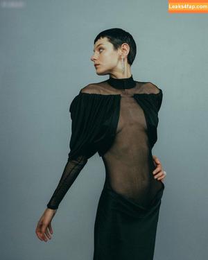 Emma Corrin photo #0160