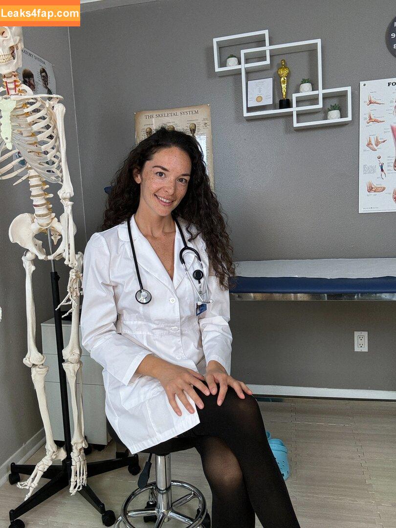 Emma Hall / emma-hall / emmaahall5 / emmahallyall / emmanovak leaked photo photo #0020