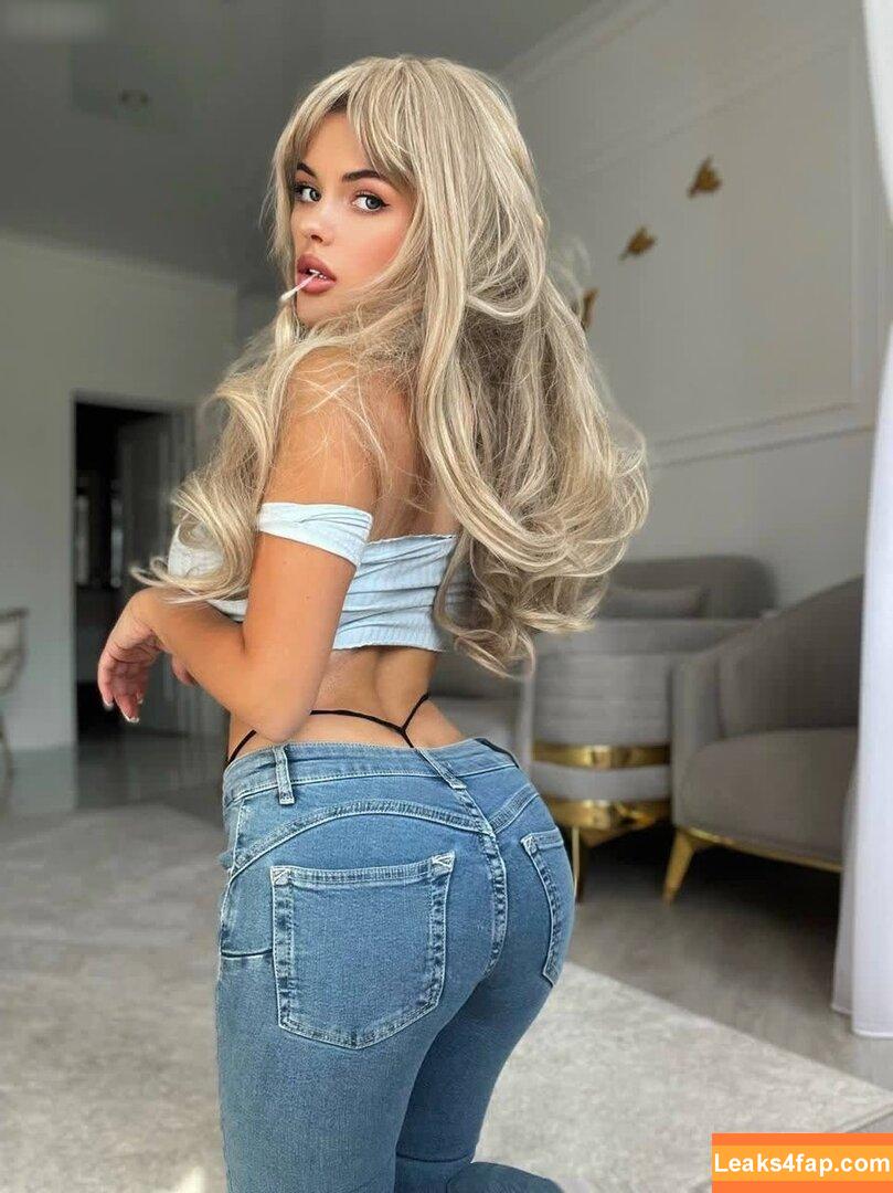emmilee.xx / Emily leaked photo photo #0029