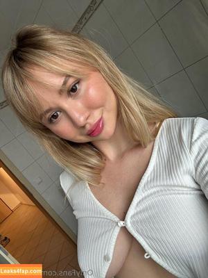 emmimilli photo #0015