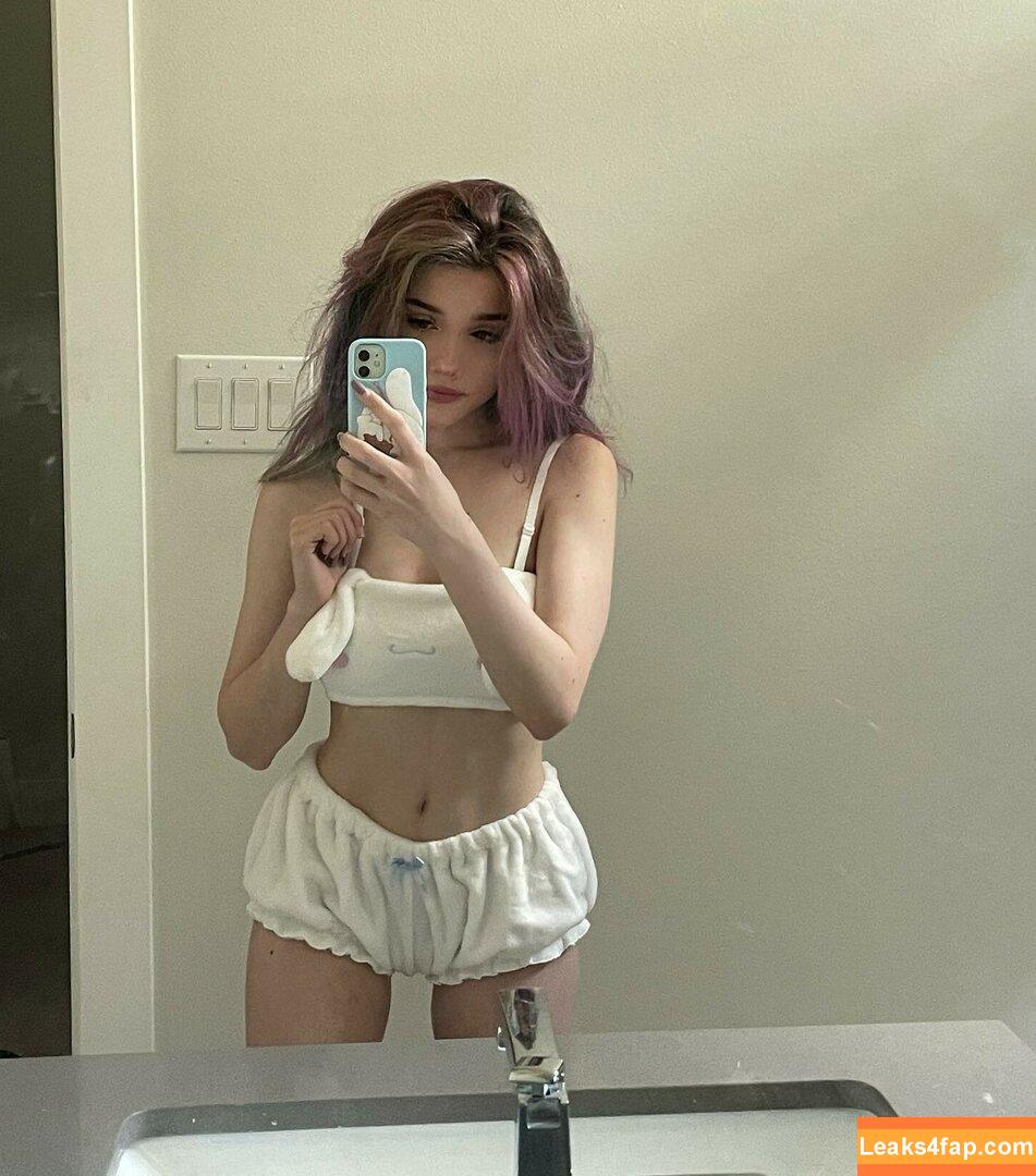 emmyuh / emmybeehz / emmyurr leaked photo photo #0027