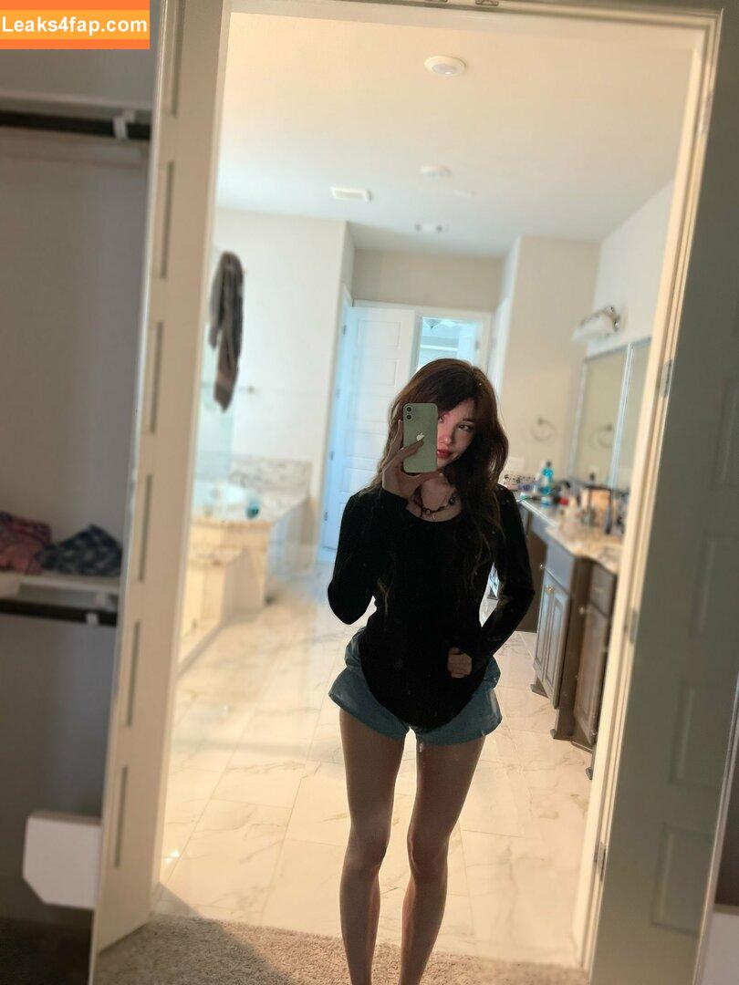 emmyuh / emmybeehz / emmyurr leaked photo photo #0040
