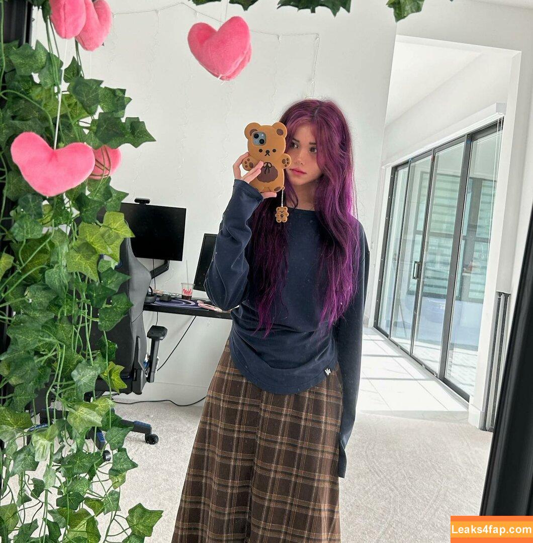 emmyuh / emmybeehz / emmyurr leaked photo photo #0045