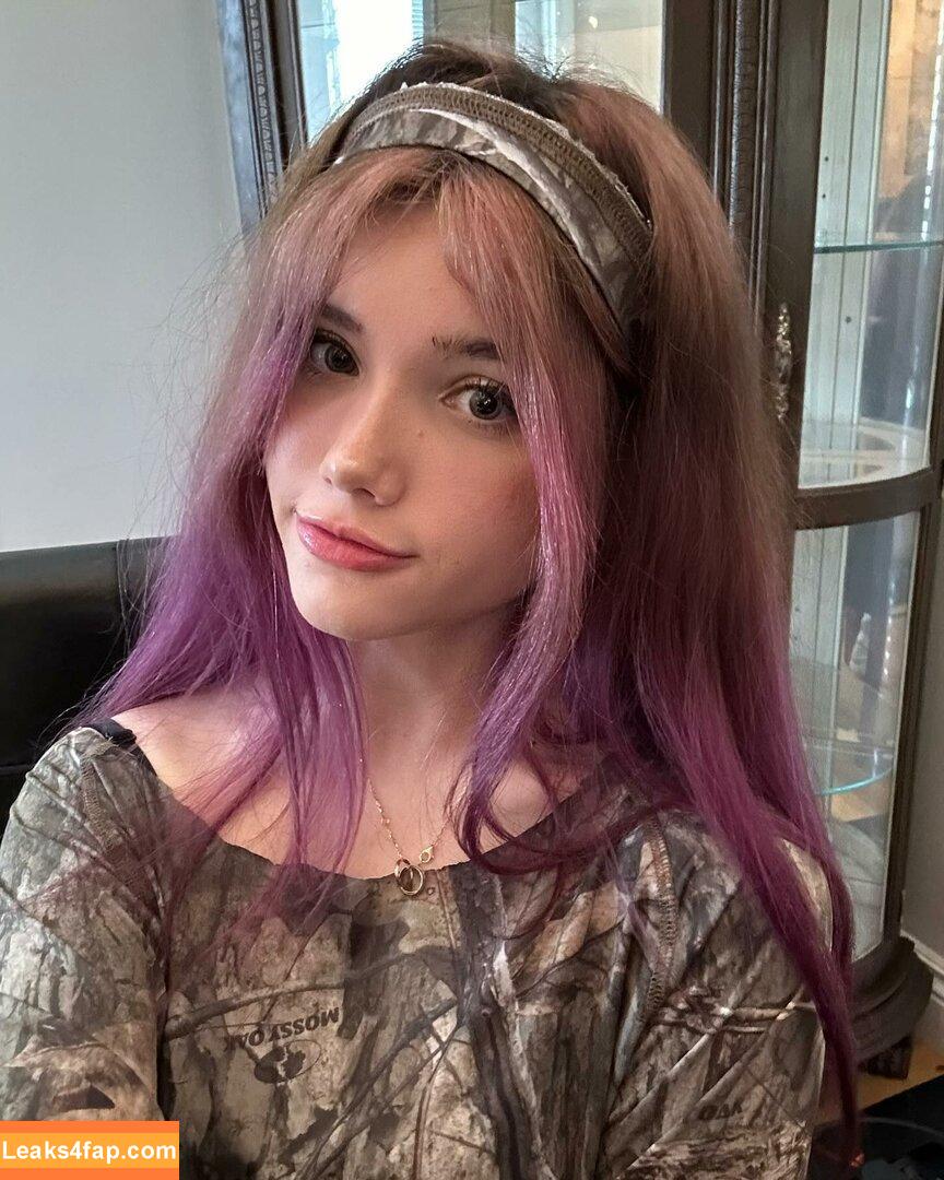 emmyuh / emmybeehz / emmyurr leaked photo photo #0048
