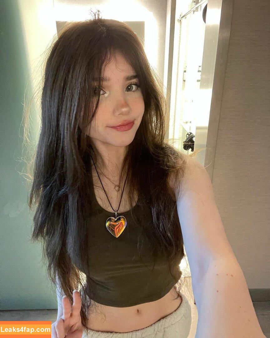 emmyuh / emmybeehz / emmyurr leaked photo photo #0072