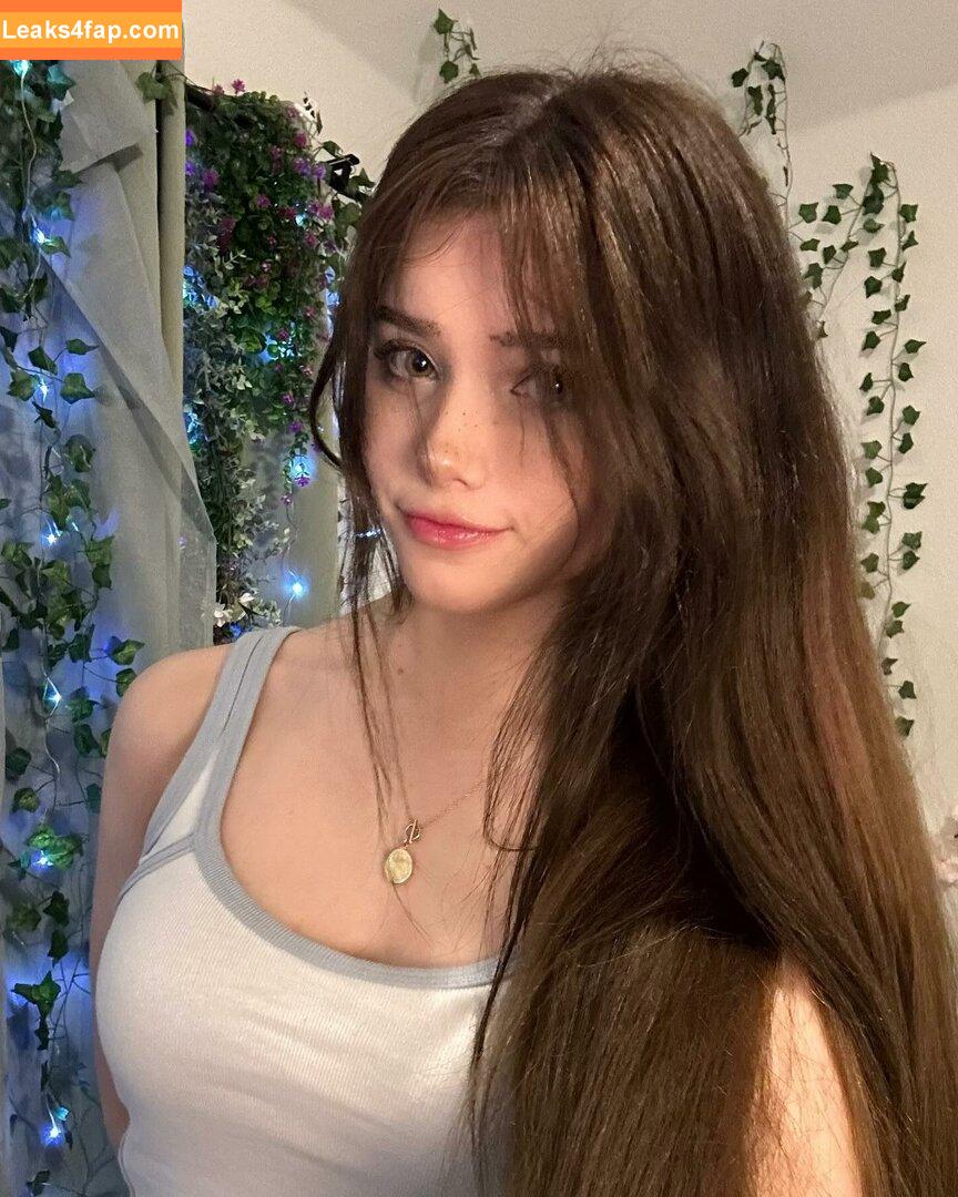 emmyuh / emmybeehz / emmyurr leaked photo photo #0078