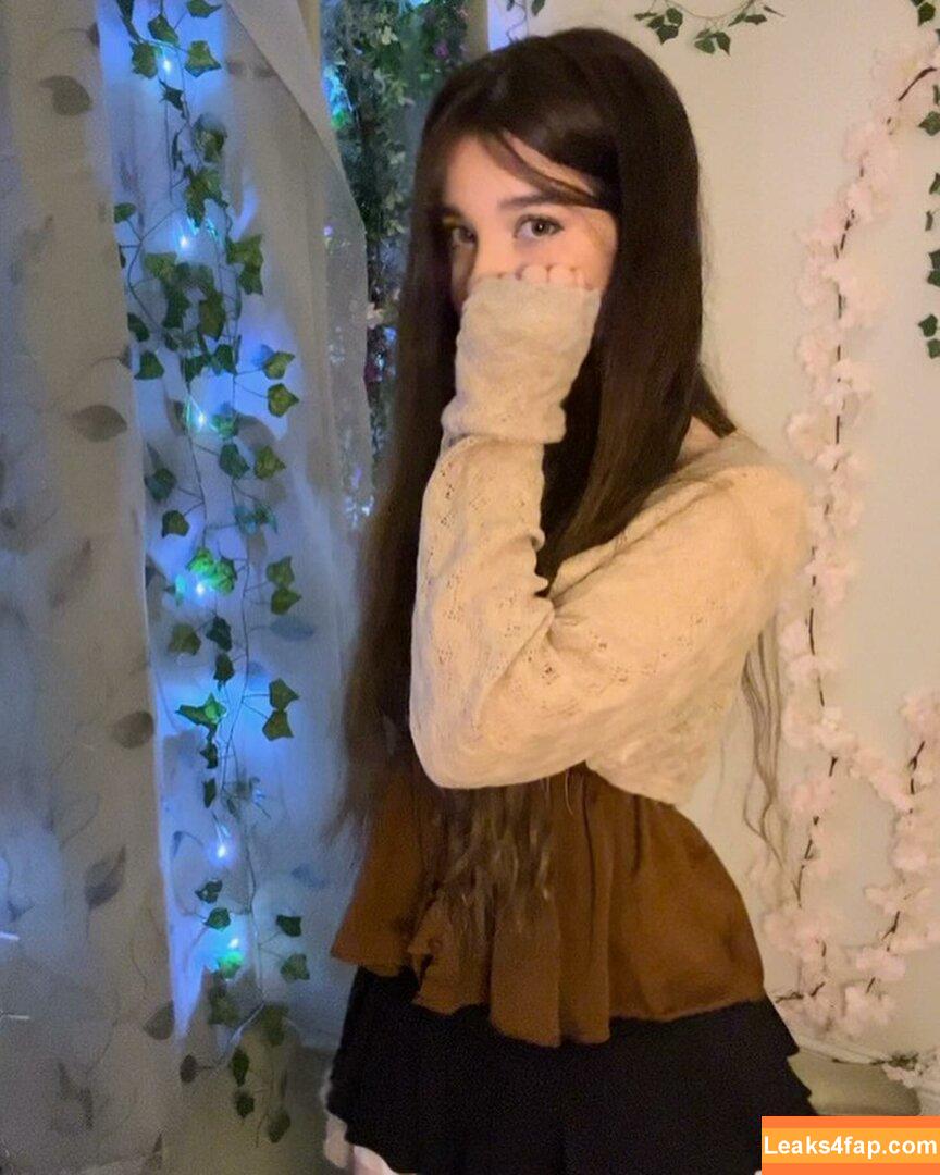 emmyuh / emmybeehz / emmyurr leaked photo photo #0083