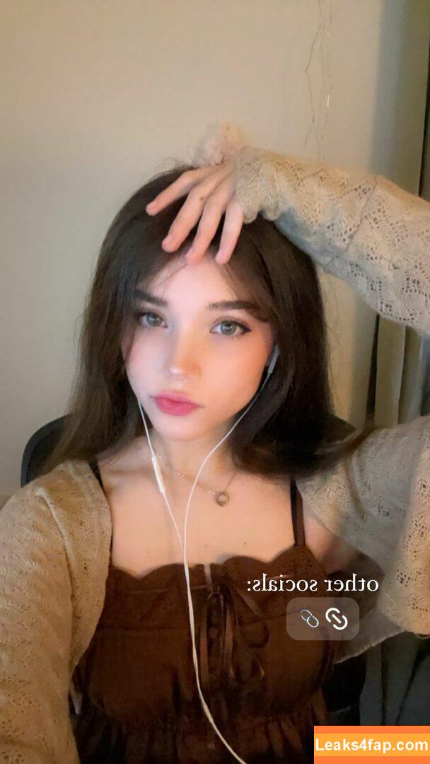 emmyuh / emmybeehz / emmyurr leaked photo photo #0086