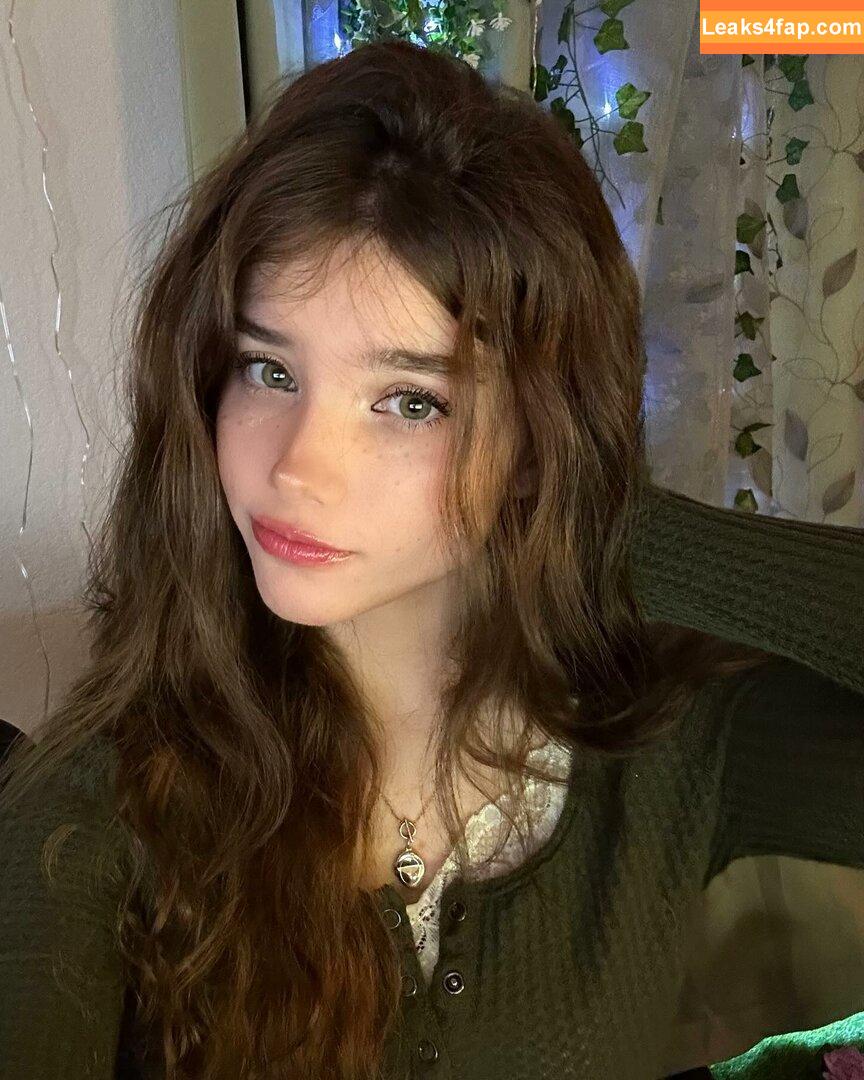emmyuh / emmybeehz / emmyurr leaked photo photo #0092