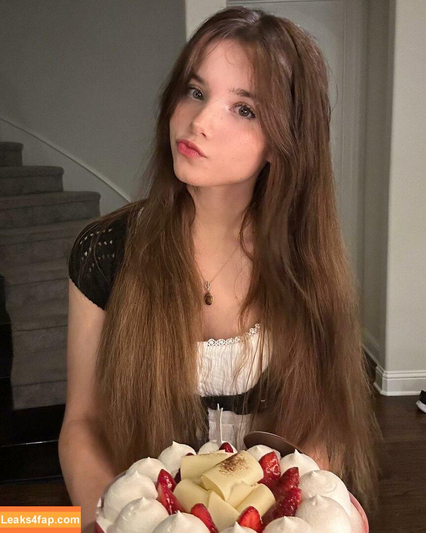 emmyuh / emmybeehz / emmyurr leaked photo photo #0094