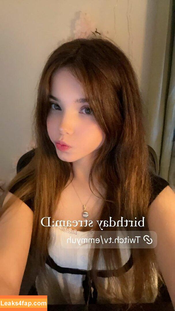 emmyuh / emmybeehz / emmyurr leaked photo photo #0096
