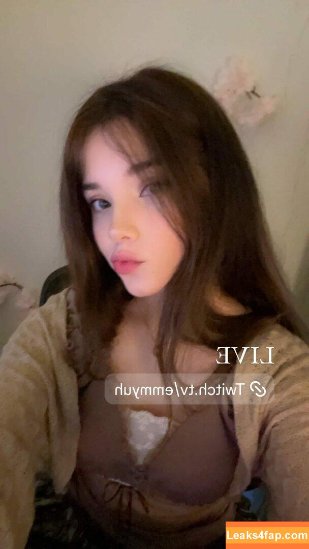 emmyuh / emmybeehz / emmyurr leaked photo photo #0099