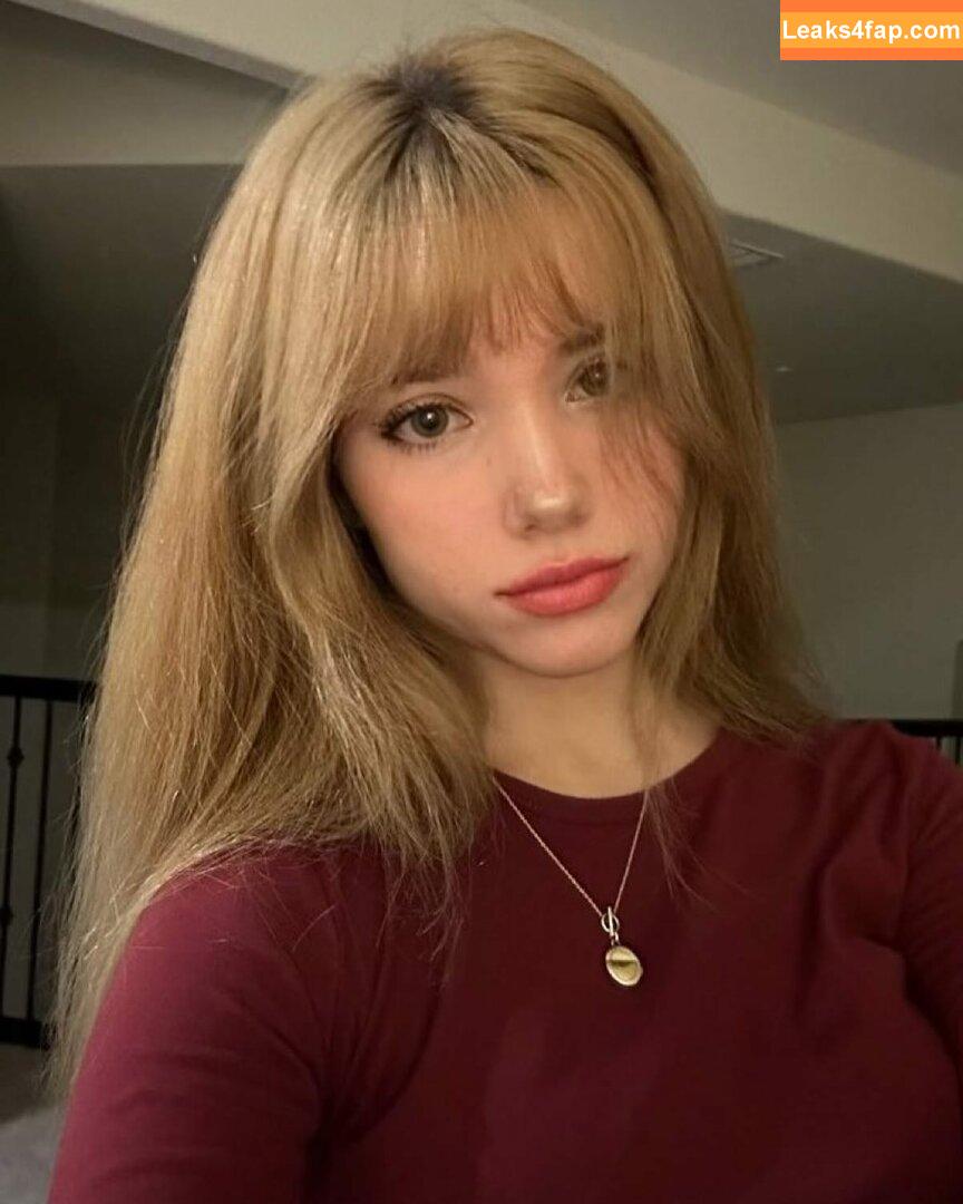emmyuh / emmybeehz / emmyurr leaked photo photo #0121